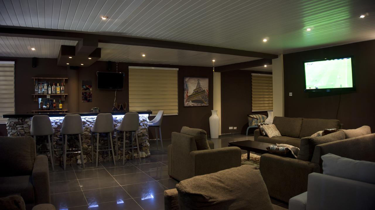 M Suites Hotel Accra Ngoại thất bức ảnh