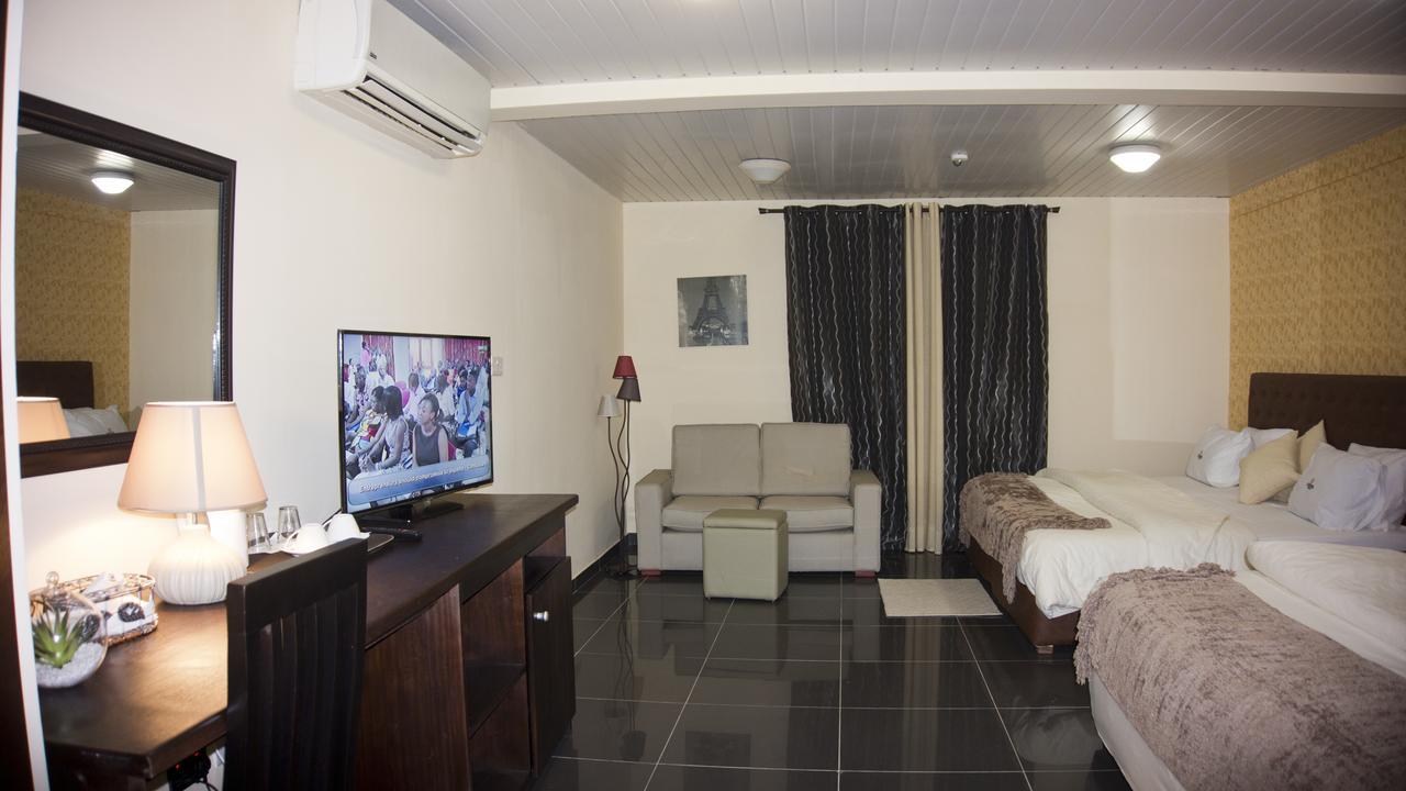 M Suites Hotel Accra Ngoại thất bức ảnh