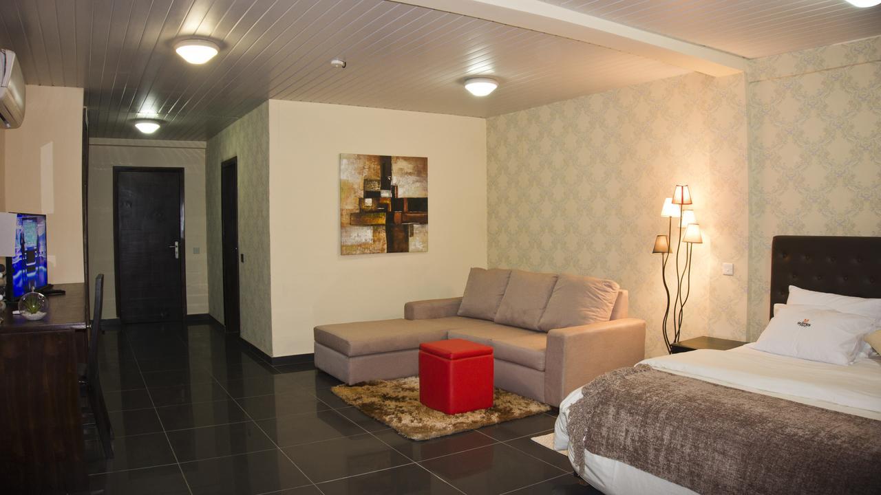 M Suites Hotel Accra Ngoại thất bức ảnh
