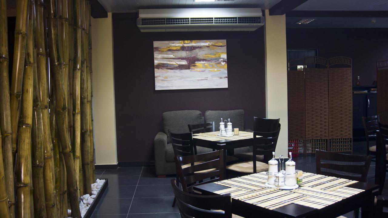 M Suites Hotel Accra Ngoại thất bức ảnh