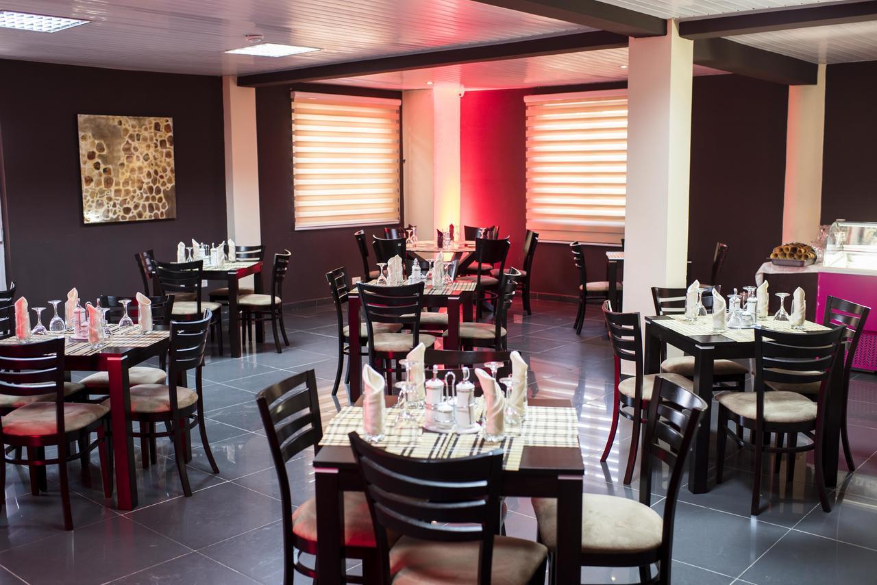 M Suites Hotel Accra Ngoại thất bức ảnh
