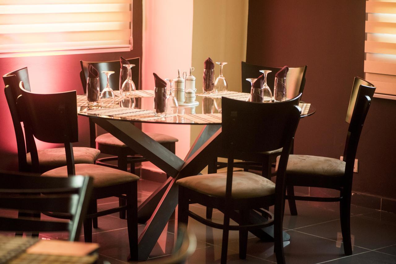 M Suites Hotel Accra Ngoại thất bức ảnh