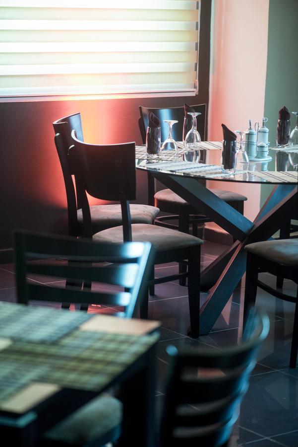 M Suites Hotel Accra Ngoại thất bức ảnh